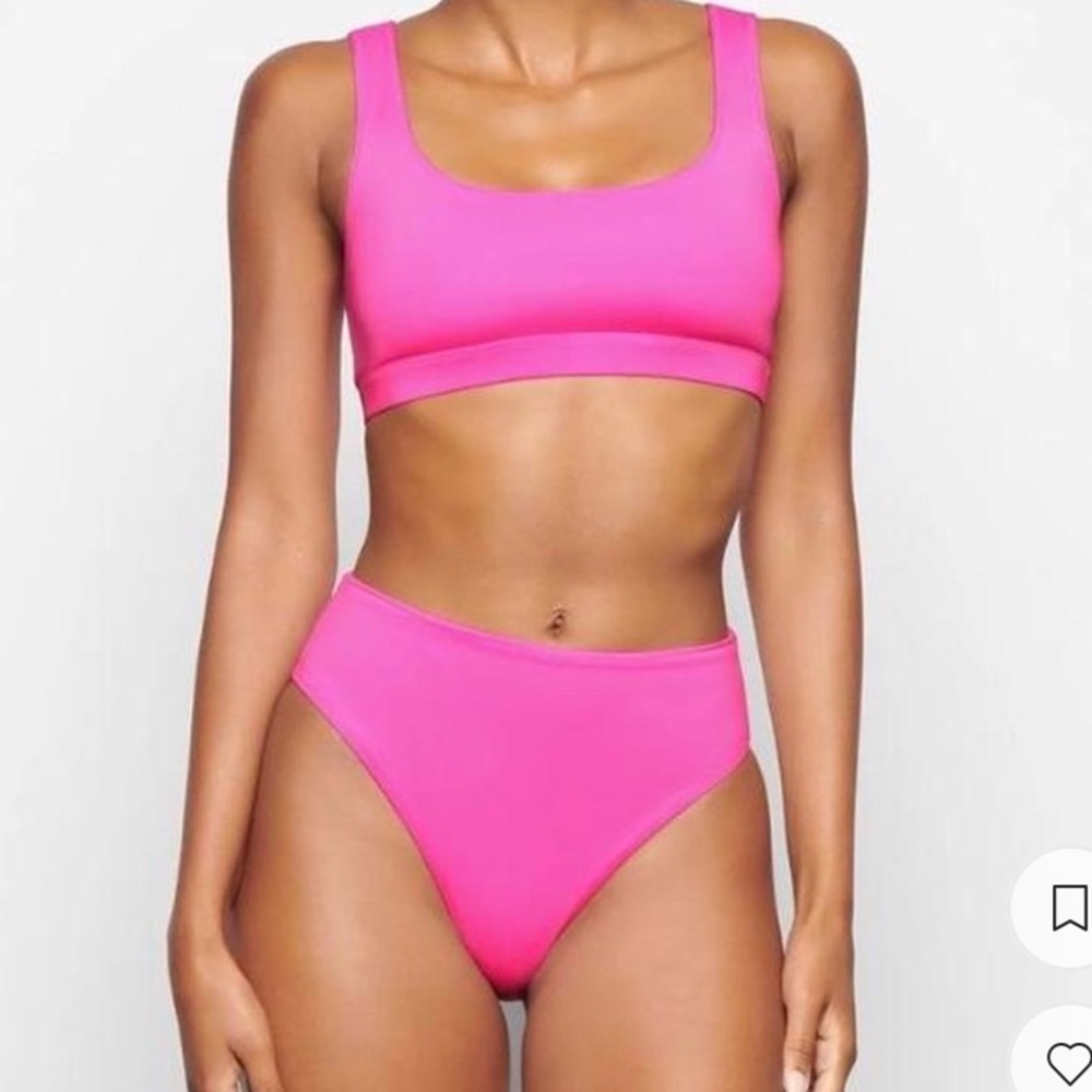 NEW SKIMS SWIM Pink Taffy Swim Tank Bikini Top